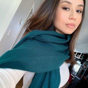 Meet your Posher, Monique